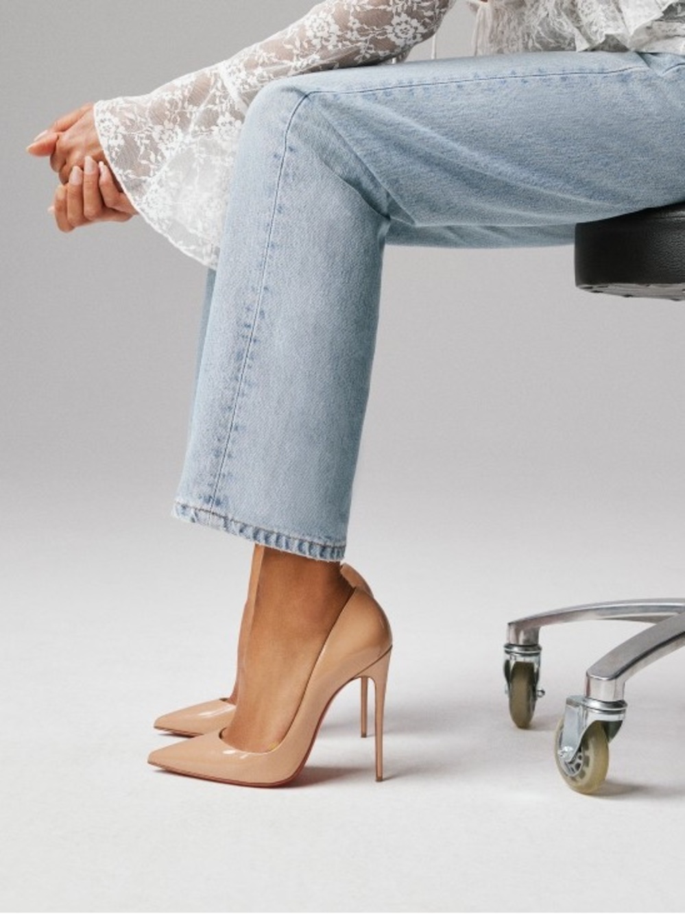 Christian Louboutin So Kate Patent Pointed-Toe Pumps - Picture 14 of 16